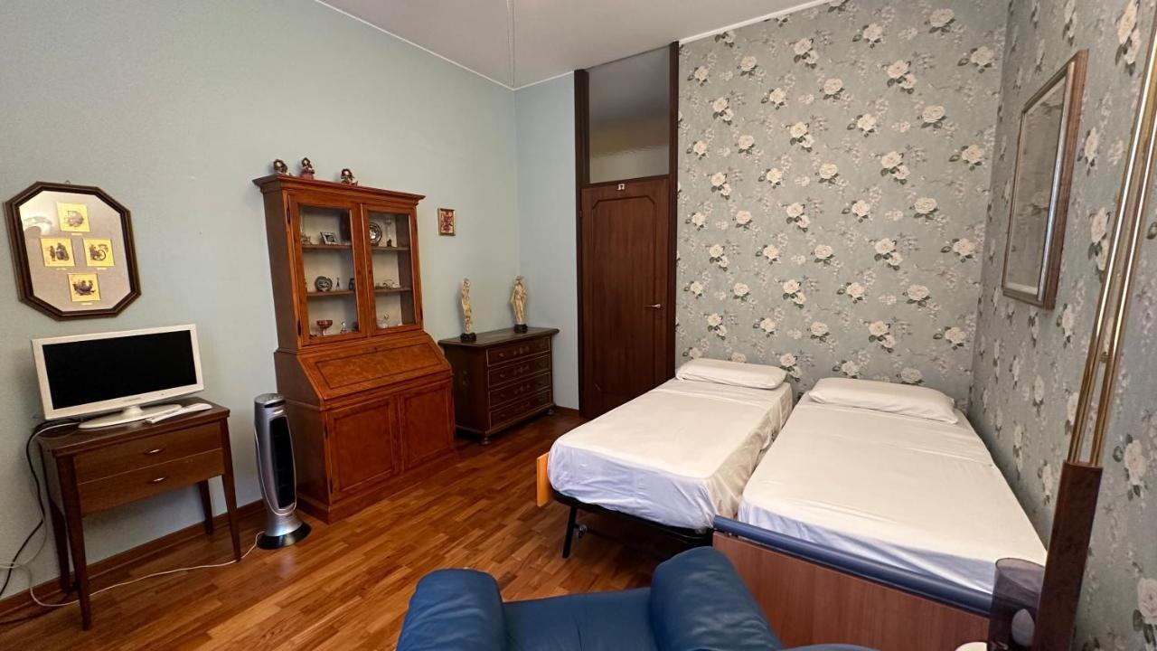 Dehomes - Two Bedrooms, Terrace, Wi-Fi, Tram To Centre & Rho Fiera Μιλάνο Εξωτερικό φωτογραφία